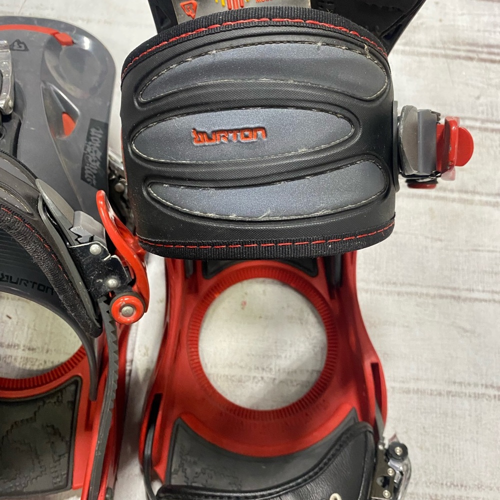 Burton Vibrant Red and Black Bindings - Picture 7 of 10